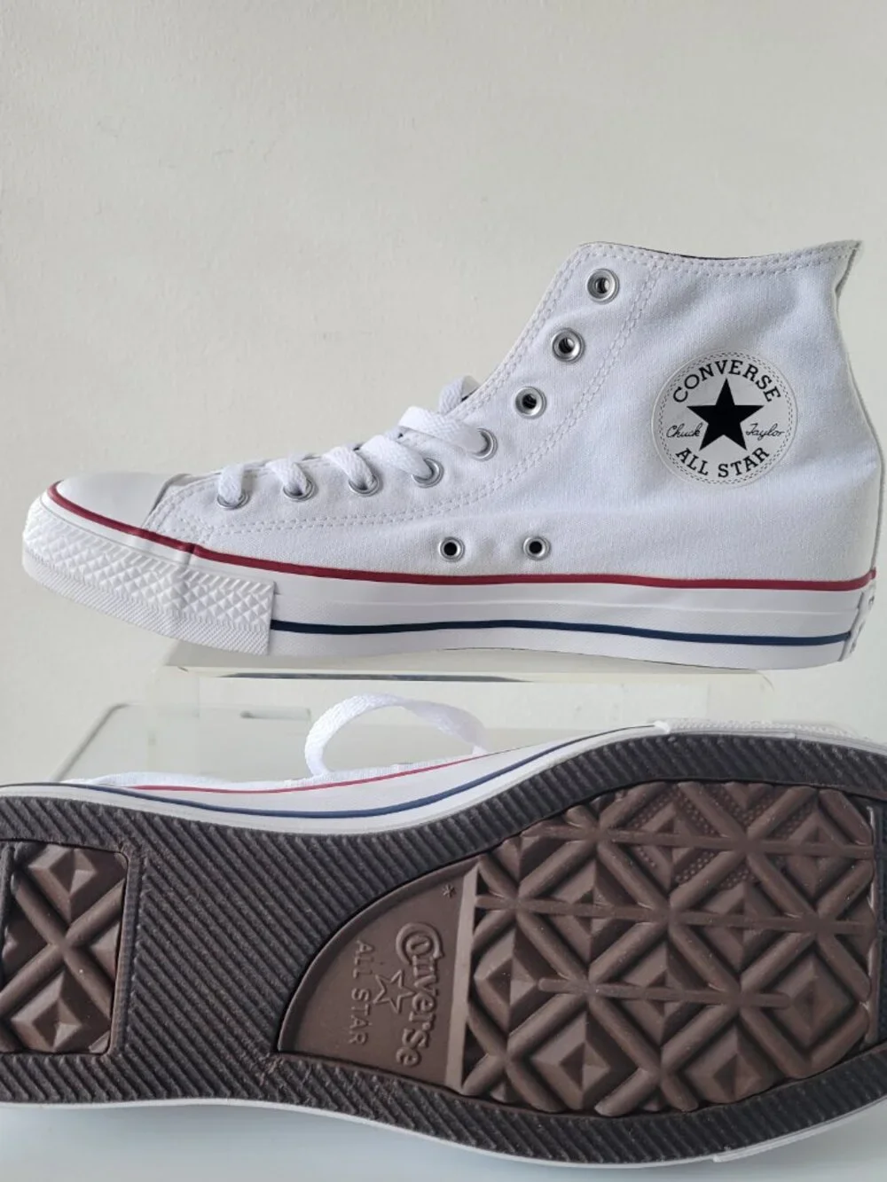 Converse All Star Chuck Taylor I Love NY White High Top Sneakers (S: W13 / M11)
